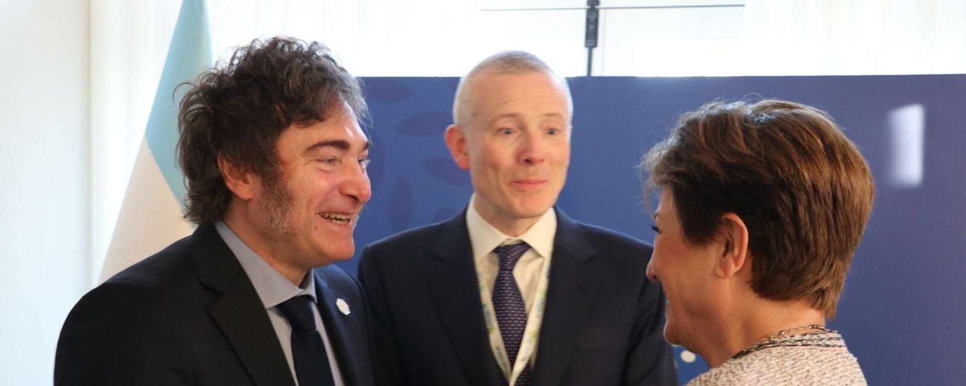 Javier Milei, presidente de Argentina, y Kristalina Georgieva, titular del FMI - Sputnik Mundo, 1920, 05.03.2025