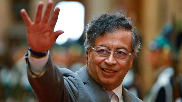 Gustavo Petro - Sputnik Mundo