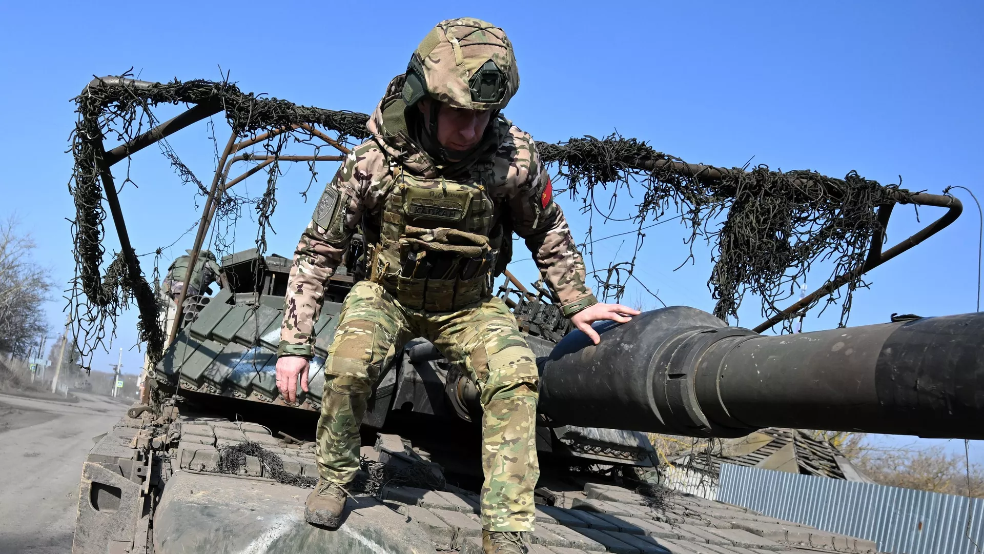 Soldado ruso en la zona de la operación militar especial 