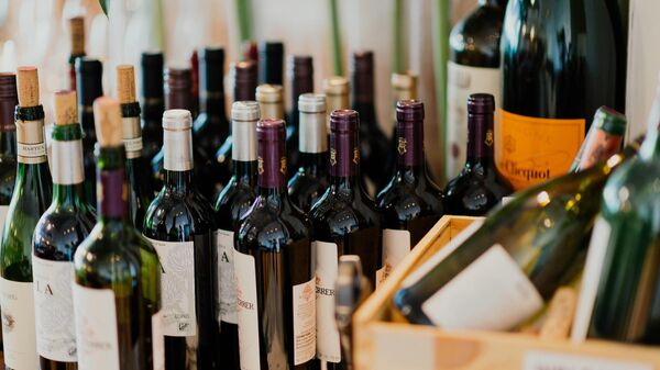 Botellas de vino (imagen referencial) - Sputnik Mundo
