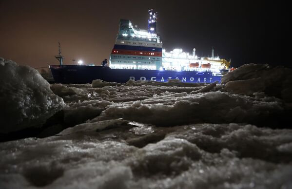 El rompehielos nuclear Yakutia en la isla Kanonerski de la ciudad rusa de San Petersburgo. - Sputnik Mundo
