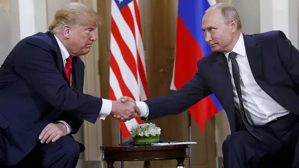 Donald Trump y Vladímir Putin, presidentes de EEUU y Rusia, respectivamente - Sputnik Mundo