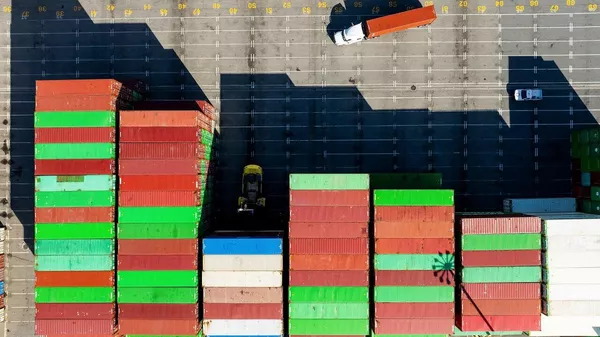 China presenta demanda ante la OMC contra los aranceles recíprocos impuestos por EEUU - Sputnik Mundo