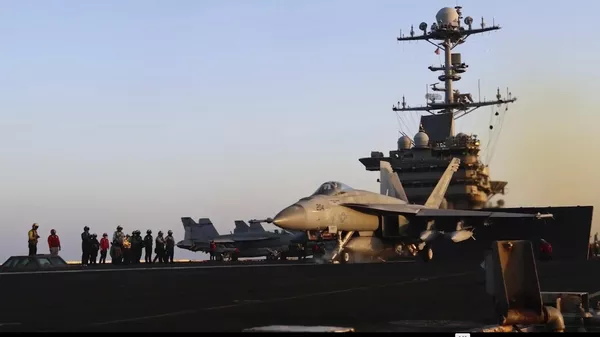 La Armada de EEUU muestra un avión despegando del USS Harry S. Truman en el mar Rojo antes de los ataques aéreos en Saná, Yemen, el 15 de marzo de 2025.  - Sputnik Mundo