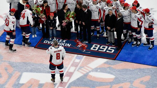 El ruso Ovechkin rompió el récord histórico con 895 goles en la NHL - Sputnik Mundo