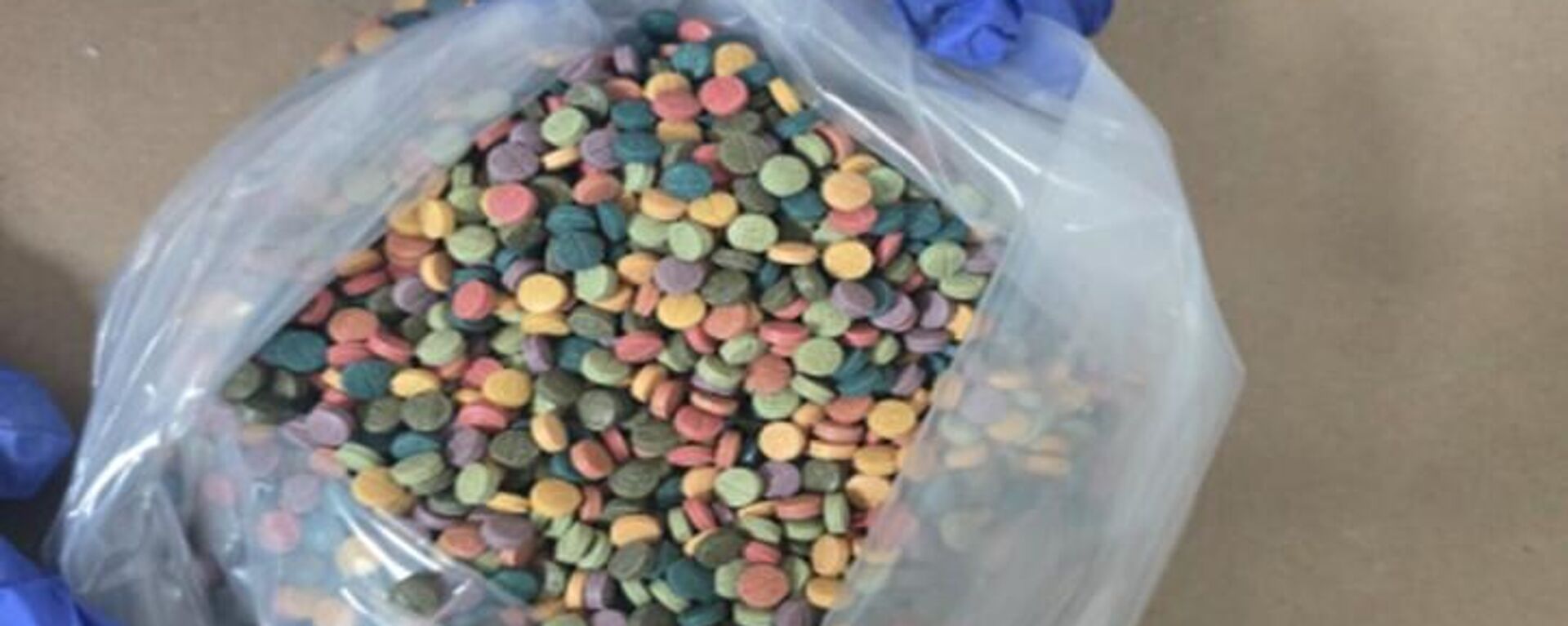 Autoridades mexicanas incautaron más de 5.000 pastillas de fentanilo en una empresa de paquetería en Jalisco. - Sputnik Mundo, 1920, 08.04.2025