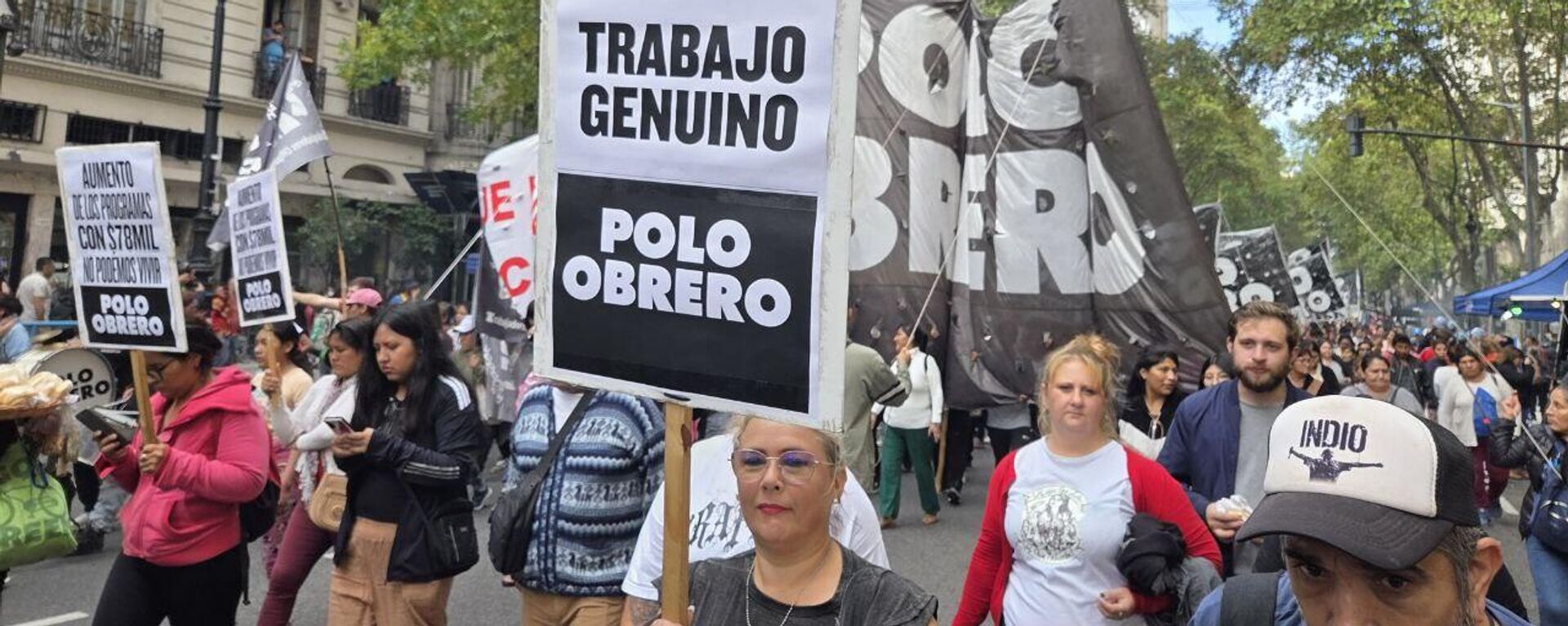 Las movilizaciones en Argentina se dieron ante el tercero paro contra el Gobierno de Milei. - Sputnik Mundo, 1920, 09.04.2025