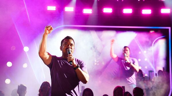 El presidente ecuatoriano y candidato Daniel Noboa, en su acto de cierre de campaña este jueves 10 de abril - Sputnik Mundo