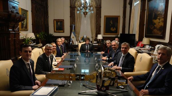 El presidente Javier Milei recibió a Scott Bessent, secretario del Tesoro de EEUU - Sputnik Mundo
