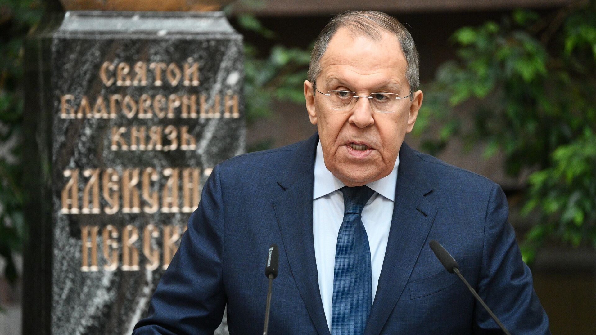 Serguéi Lavrov, canciller de Rusia, durante la inauguración de la exposición 'Año aniversario: de México a Argentina', Moscú, Rusia, el 15 de abril de 2025 Serguéi Lavrov, canciller de Rusia, durante la inauguración de la exposición 'Año aniversario: de México a Argentina', Moscú, Rusia, el 15 de abril de 2025 - Sputnik Mundo, 1920, 15.04.2025