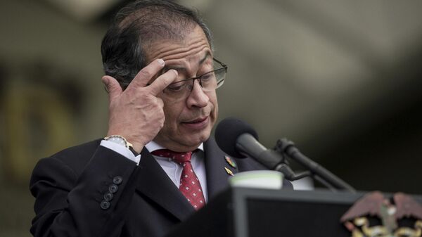 Gustavo Petro - Sputnik Mundo