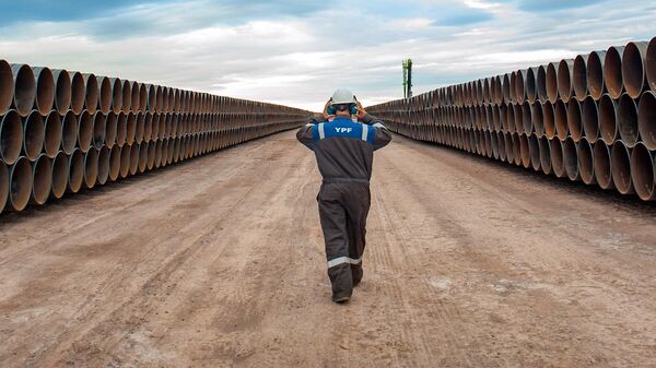 Instalaciones de la petrolera estatal YPF. - Sputnik Mundo