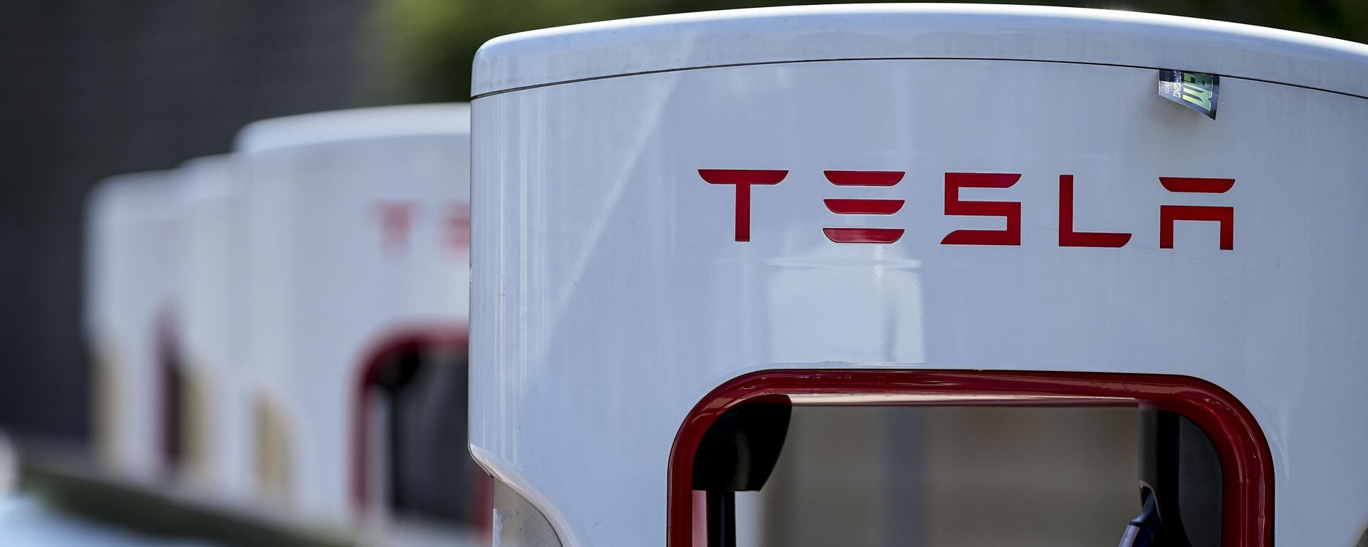 Tesla está pasando por un difícil momento como empresa. - Sputnik Mundo, 1920, 22.04.2025