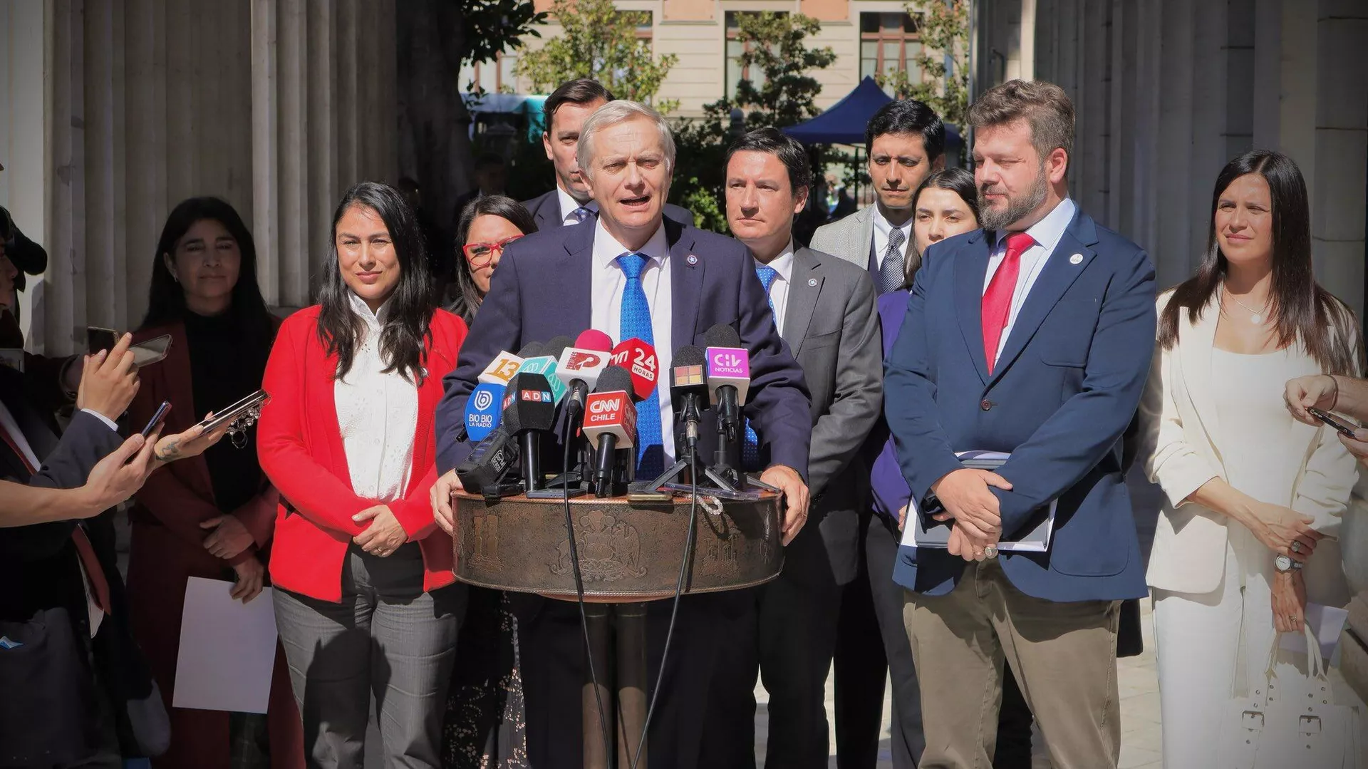 Los candidatos a la Presidencia de Chile, José Antonio Kast, y Johannes Kaiser, en rueda de prensa tras un acuerdo político en abril de 2025 Los candidatos a la Presidencia de Chile, José Antonio Kast, y Johannes Kaiser, en rueda de prensa tras un acuerdo político en abril de 2025 - Sputnik Mundo, 1920, 23.04.2025
