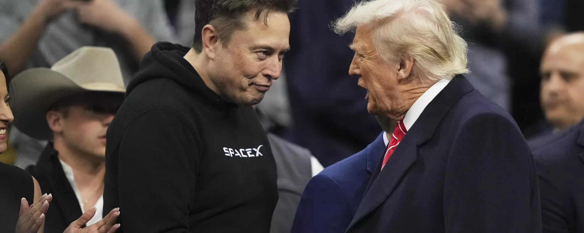 El multimillonario Elon Musk y el presidente de EEUU, Donald Trump - Sputnik Mundo, 1920, 22.04.2025