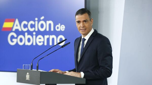 El presidente del Gobierno, Pedro Sánchez, durante la rueda de prensa tras la reunión del Consejo de Ministros, en la que presentó el Plan Industrial y Tecnológico para la Seguridad y la Defensa - Sputnik Mundo