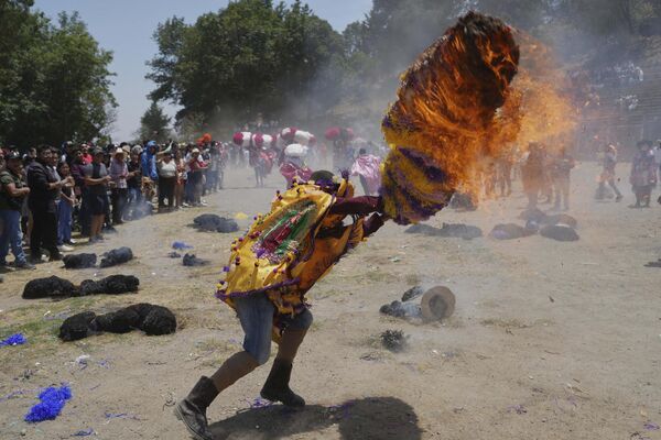 Celebraciones de Semana Santa en la localidad mexicana de Tetela del Volcán. Celebraciones de Semana Santa en la localidad mexicana de Tetela del Volcán. - Sputnik Mundo