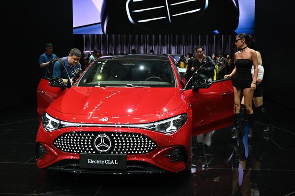 La feria Auto Shanghai 2025, que se celebra en la ciudad china de Shanghái, una de las mayores y más importantes exposiciones automotrices a nivel mundial. La feria Auto Shanghai 2025, que se celebra en la ciudad china de Shanghái, una de las mayores y más importantes exposiciones automotrices a nivel mundial. - Sputnik Mundo