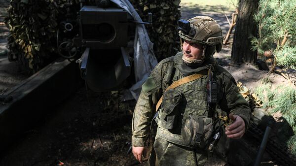 Soldado ruso en la zona de la operación militar especial  - Sputnik Mundo