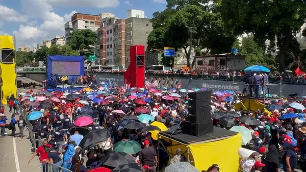 Miles de venezolanos salieron el 1 de mayo para conmemorar el Día Internacional del Trabajador. - Sputnik Mundo