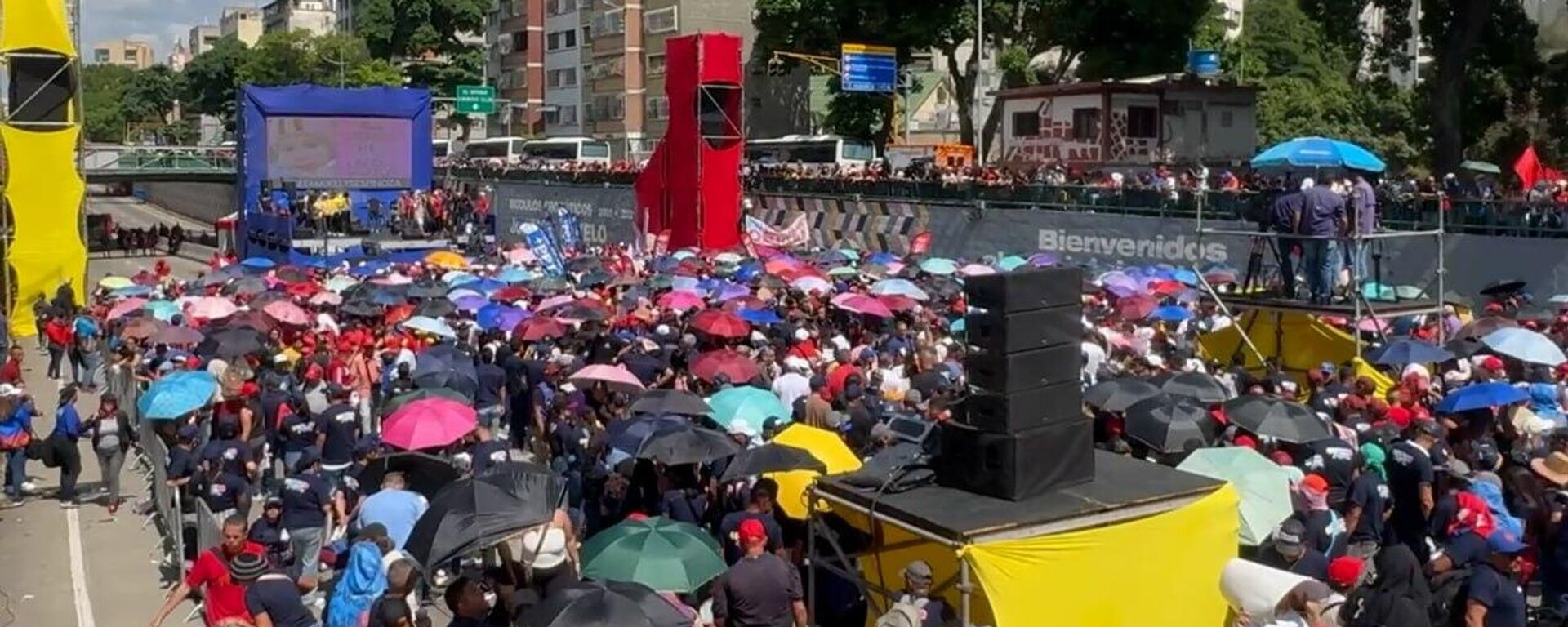Miles de venezolanos salieron el 1 de mayo para conmemorar el Día Internacional del Trabajador. - Sputnik Mundo, 1920, 02.05.2025