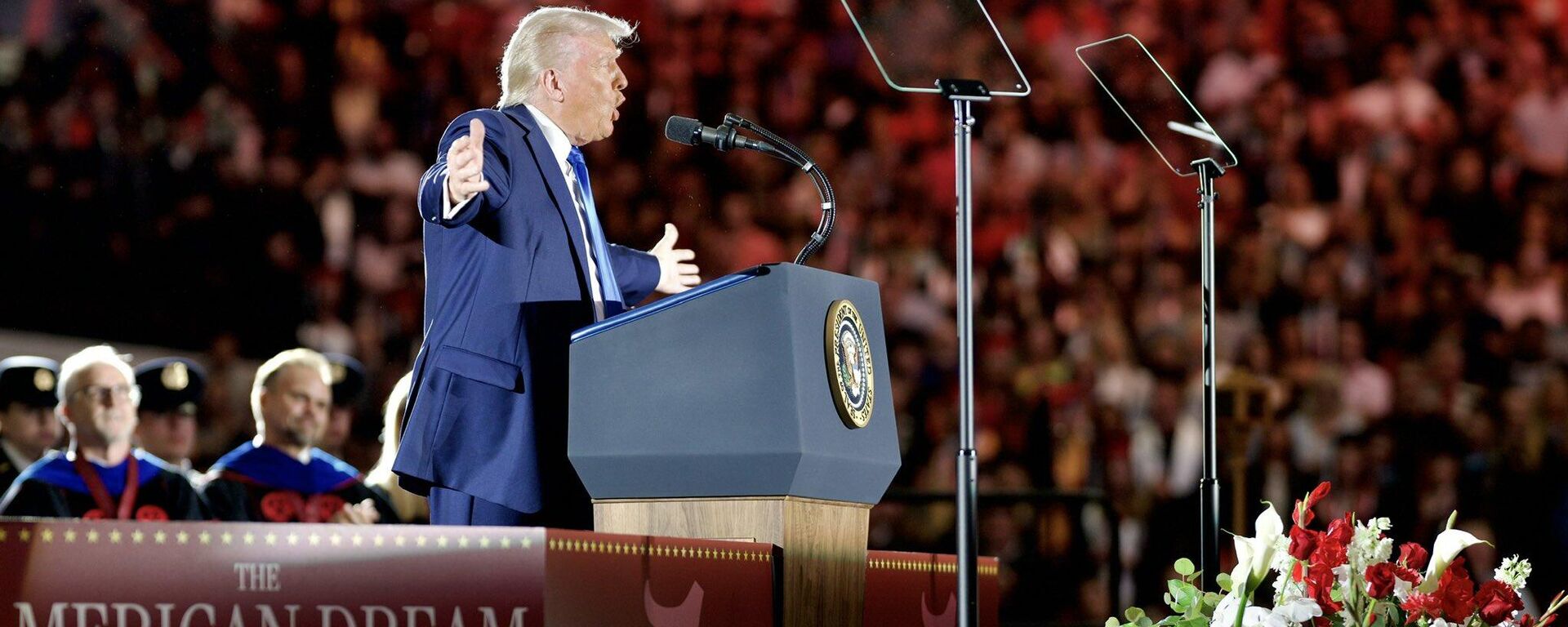 El presidente de Estados Unidos, Donald Trump. - Sputnik Mundo, 1920, 02.05.2025