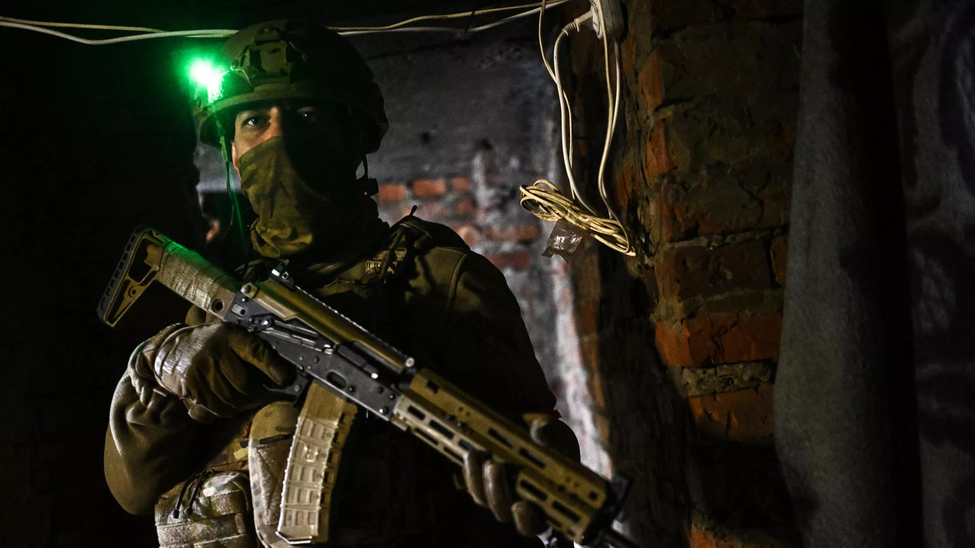 Soldado ruso en la zona de la operación militar especial 