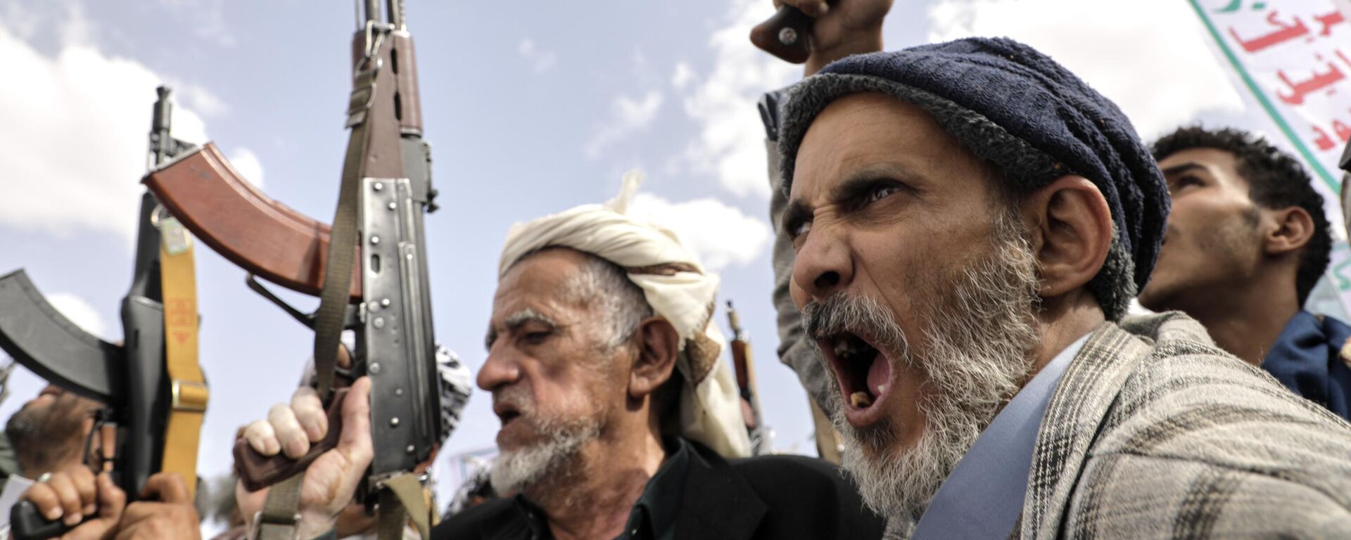 Simpatizantes de los hutíes durante una manifestación antiisraelí en Saná, Yemen (imagen referencial) - Sputnik Mundo, 1920, 06.05.2025