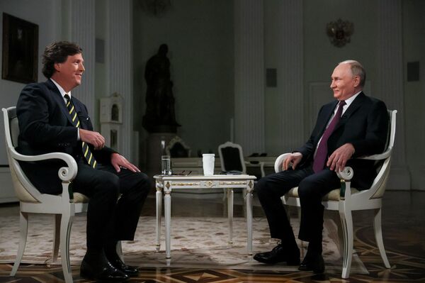 El presidente ruso, Vladímir Putin, concede una entrevista al periodista estadounidense, Tucker Carlson, el 6 de febrero de 2024. El presidente ruso, Vladímir Putin, concede una entrevista al periodista estadounidense, Tucker Carlson, el 6 de febrero de 2024. - Sputnik Mundo