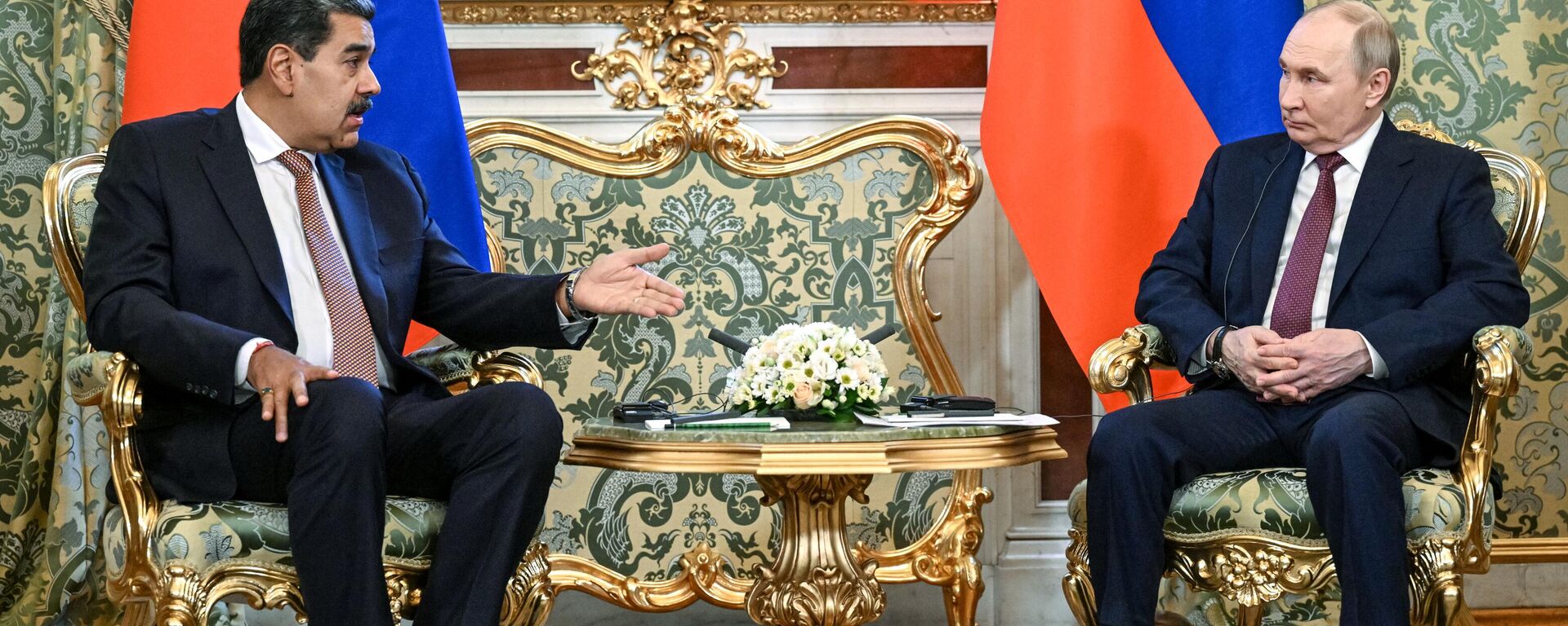 Nicolás Maduro, presidente de Venezuela; y Vladímir Putin, presidente de Rusia - Sputnik Mundo, 1920, 07.05.2025