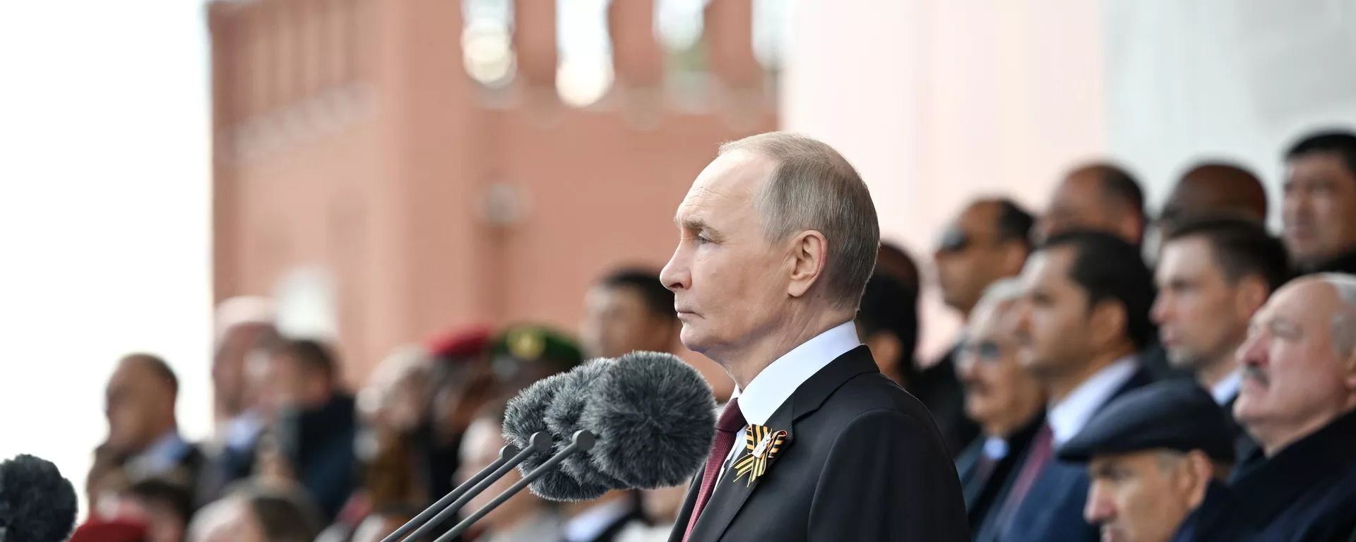 El discurso completo de Putin previo al desfile militar dedicado al 80 aniversario del Día de la Victoria sobre el nazismo El discurso completo de Putin previo al desfile militar dedicado al 80 aniversario del Día de la Victoria sobre el nazismo - Sputnik Mundo, 1920, 09.05.2025