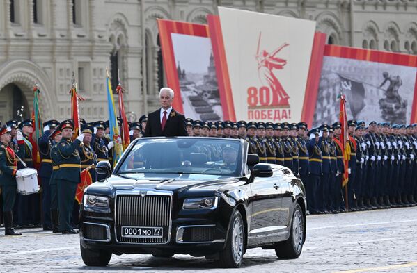 El ministro de Defensa de Rusia, Andréi Beloúsov, pasó revista a las tropas que participan en el desfile por el Día de la Victoria. El ministro de Defensa de Rusia, Andréi Beloúsov, pasó revista a las tropas que participan en el desfile por el Día de la Victoria. - Sputnik Mundo