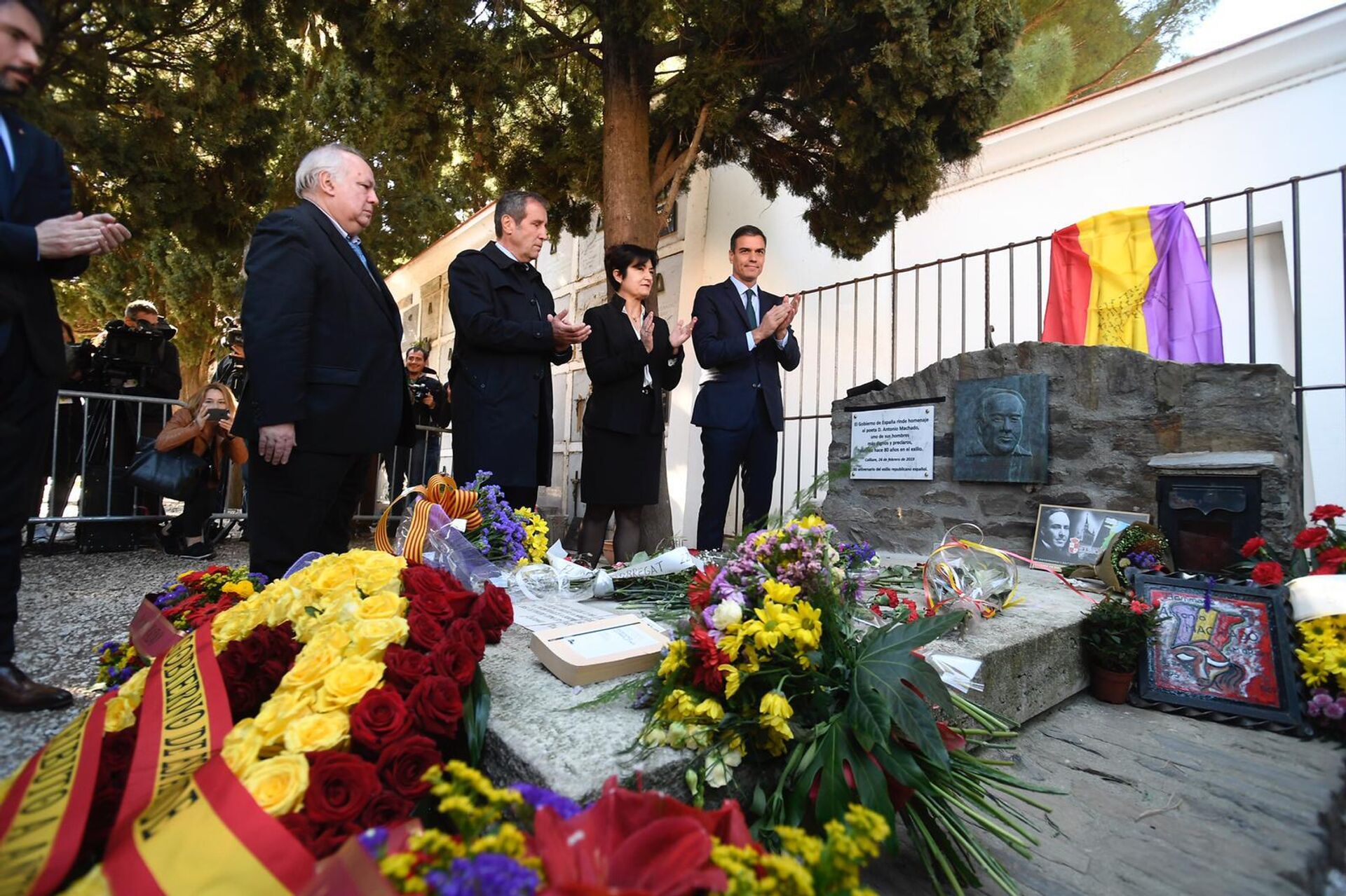 Pedro Sánchez, en el homenaje a Antonio Machado en el 80ª aniversario de su muerte - Sputnik Mundo, 1920, 10.05.2025