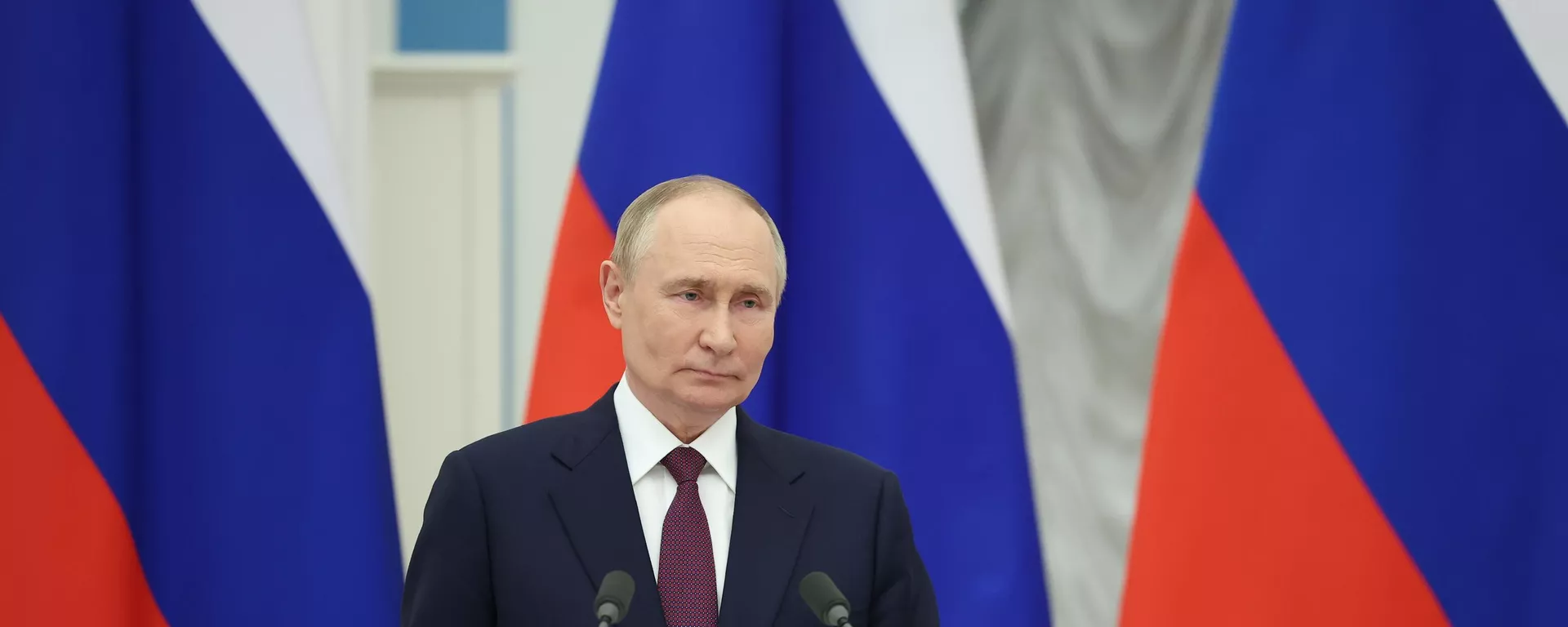 Vladímir Putin, presidente ruso, se reúne con el primer ministro húngaro - Sputnik Mundo, 1920, 14.05.2025