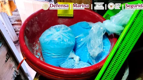 Autoridades mexicanas decomisan 3.328 kilos y más de 23 mil pastillas de fentanilo  - Sputnik Mundo