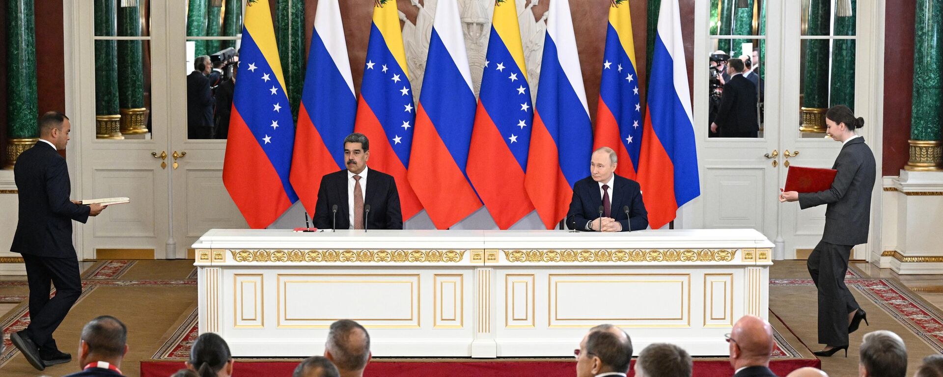 Nicolás Maduro y Vladímir Putin, presidentes de Venezuela y Rusia, respectivamente - Sputnik Mundo, 1920, 14.05.2025