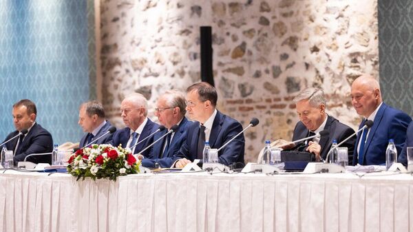 Delegación rusa en las negociaciones con Ucrania - Sputnik Mundo