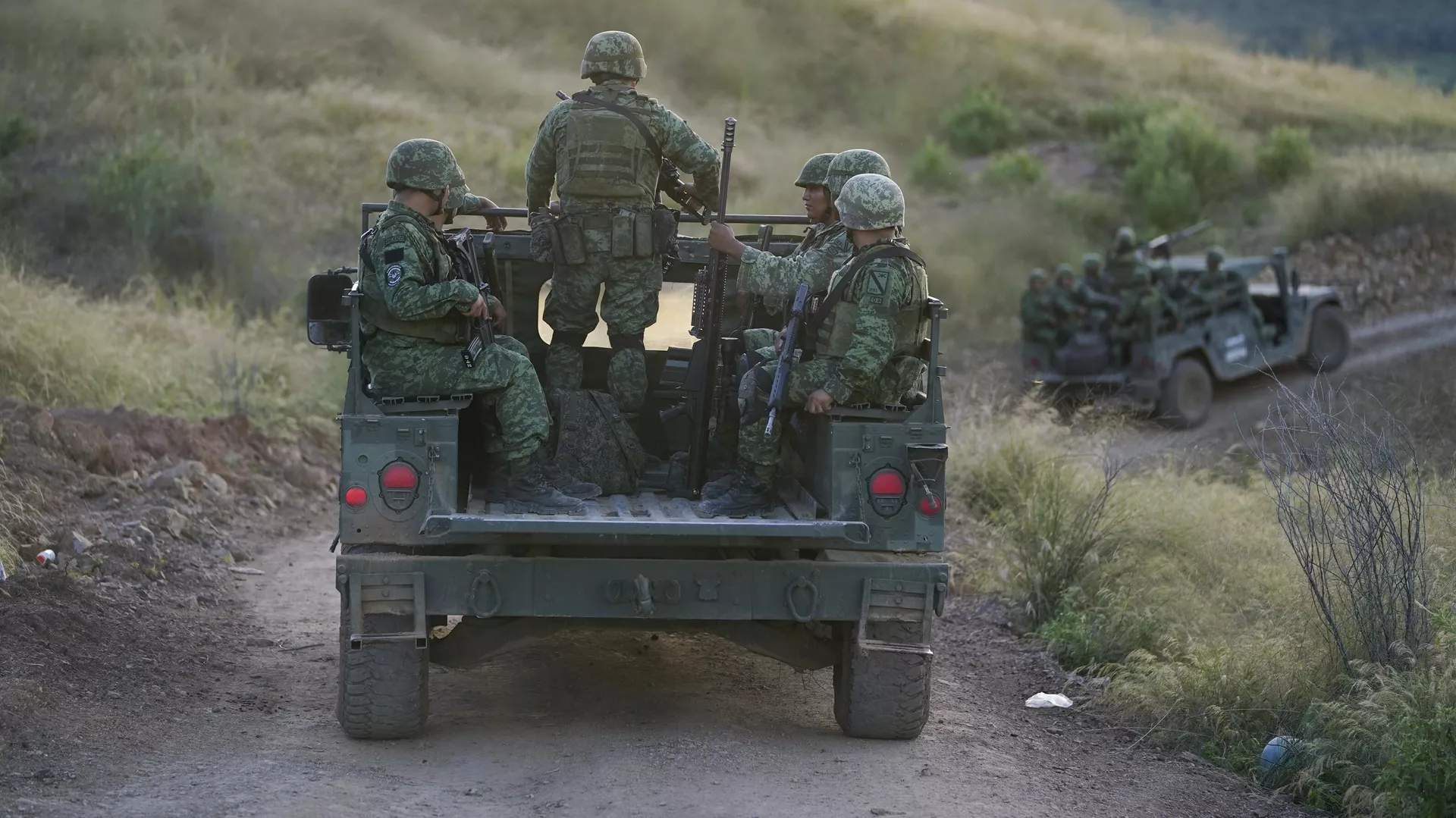 Las autoridades mexicanas se confrontaron con los delincuentes en Michoacán. Las autoridades mexicanas se confrontaron con los delincuentes en Michoacán. - Sputnik Mundo, 1920, 18.05.2025