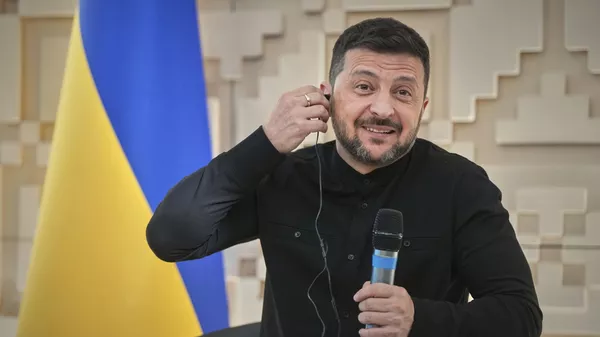 El líder ucraniano Volodímir Zelenski en la embajada de su país en Ankara, Turquía, el 15 de mayo de 2025 - Sputnik Mundo