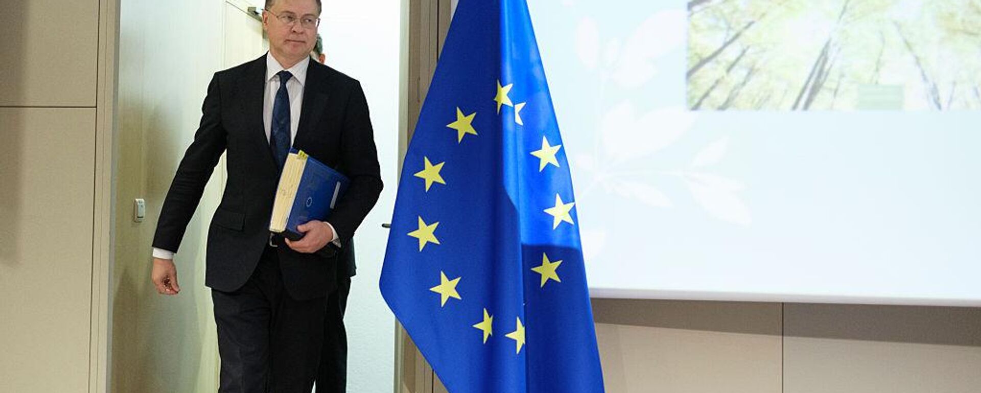 Valdis Dombrovskis, comisario europeo de Comercio
 - Sputnik Mundo, 1920, 21.05.2025