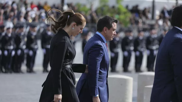 Daniel Noboa, presidente de Ecuador, y su esposa, Lavinia Valbonesi - Sputnik Mundo
