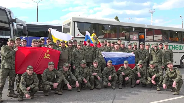 Militares rusos regresan del cautiverio ucraniano, 23 de mayo de 2025 - Sputnik Mundo
