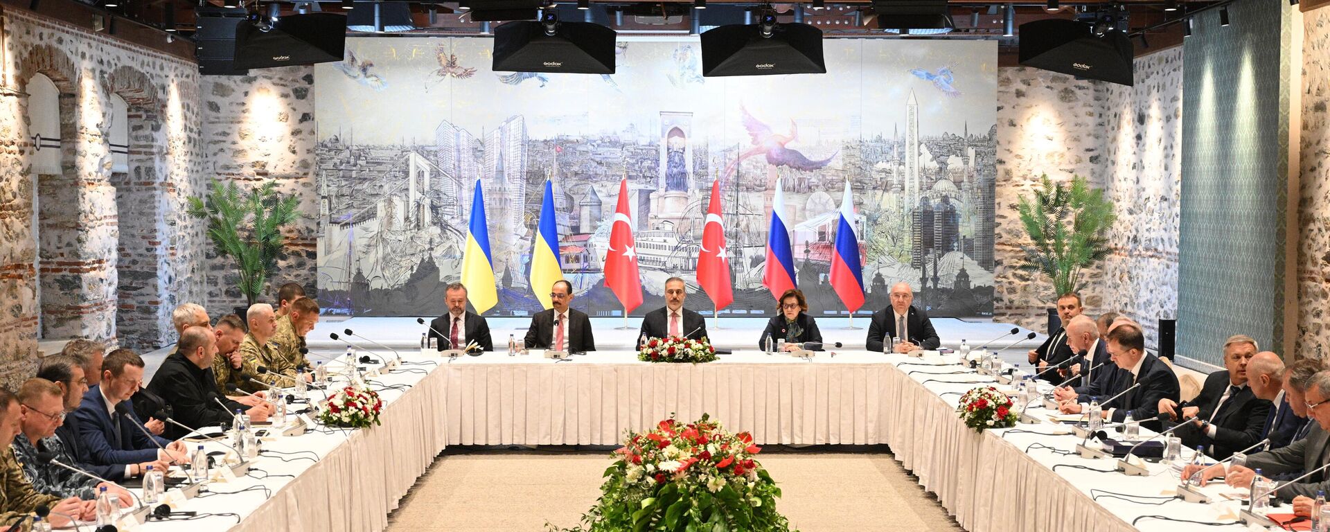 Conversaciones entre las delegaciones rusa y ucraniana en Estambul - Sputnik Mundo, 1920, 02.06.2025