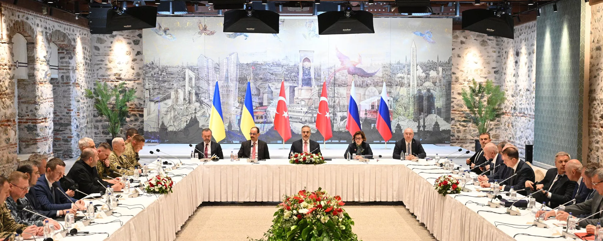Conversaciones entre las delegaciones rusa y ucraniana en Estambul - Sputnik Mundo, 1920, 02.06.2025