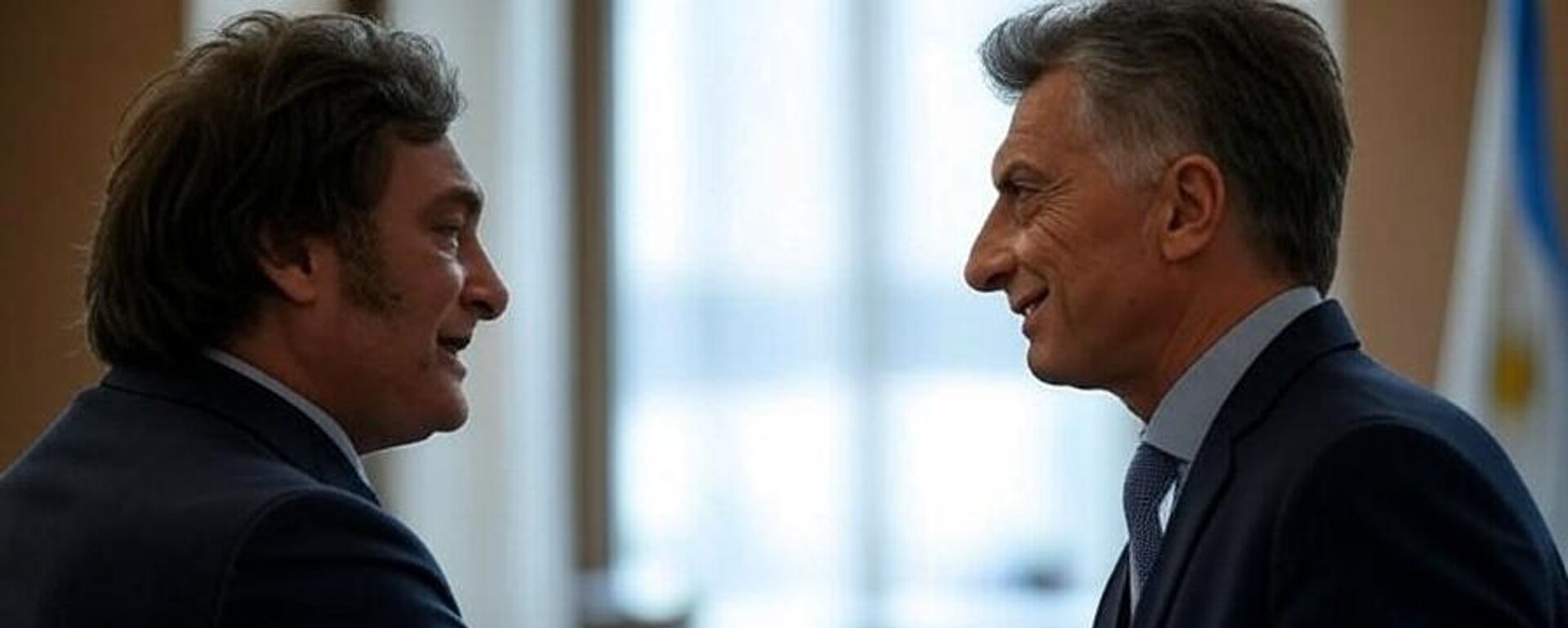 Javier Milei y Mauricio Macri (imagen hecha por IA) - Sputnik Mundo, 1920, 28.05.2025