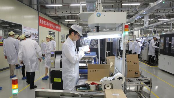 Fábrica de Huawei en China - Sputnik Mundo