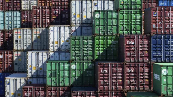 Las importaciones de bienes en EEUU se desploman casi un 20% en abril - Sputnik Mundo