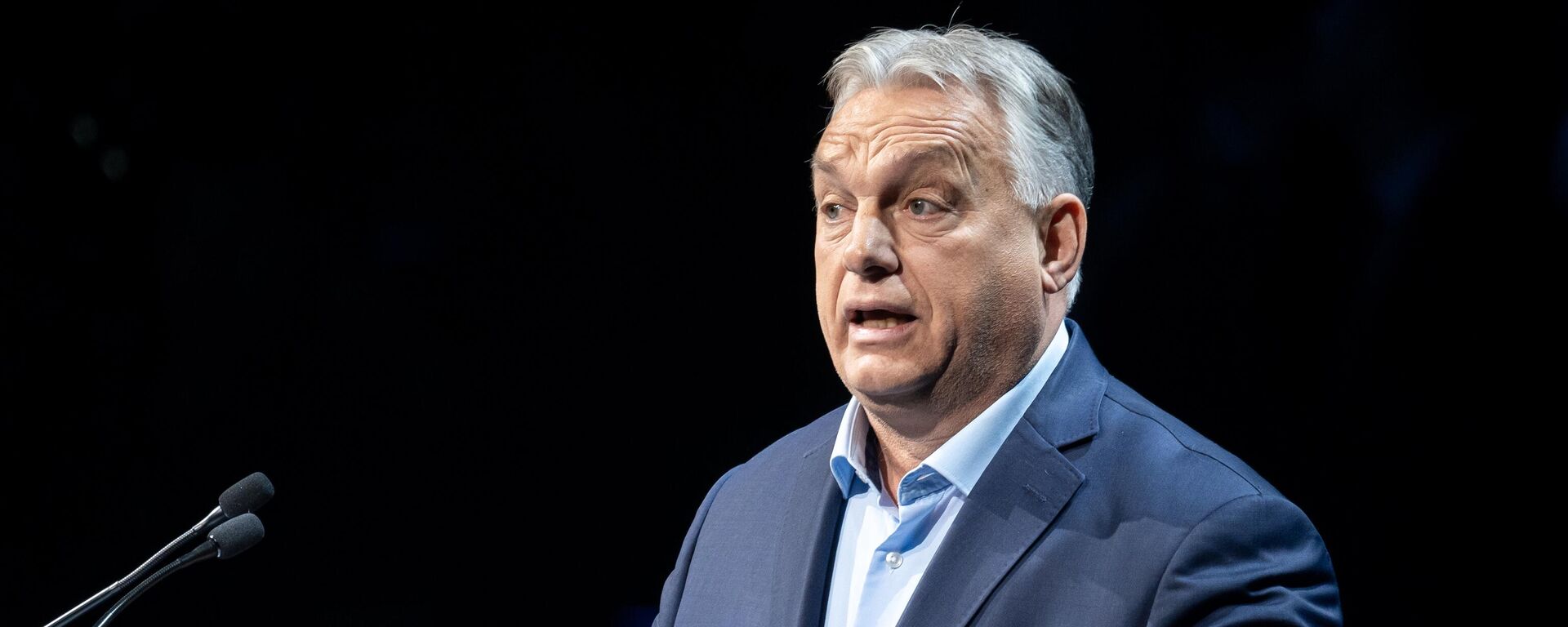 Viktor Orban, primer ministro húngaro, pronuncia un discurso durante la Cumbre de Madrid, el 8 de febrero de 2025  - Sputnik Mundo, 1920, 02.06.2025
