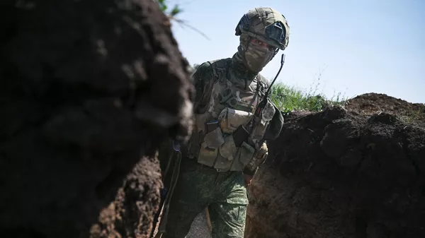 Soldado ruso en la zona de la operación militar especial  - Sputnik Mundo