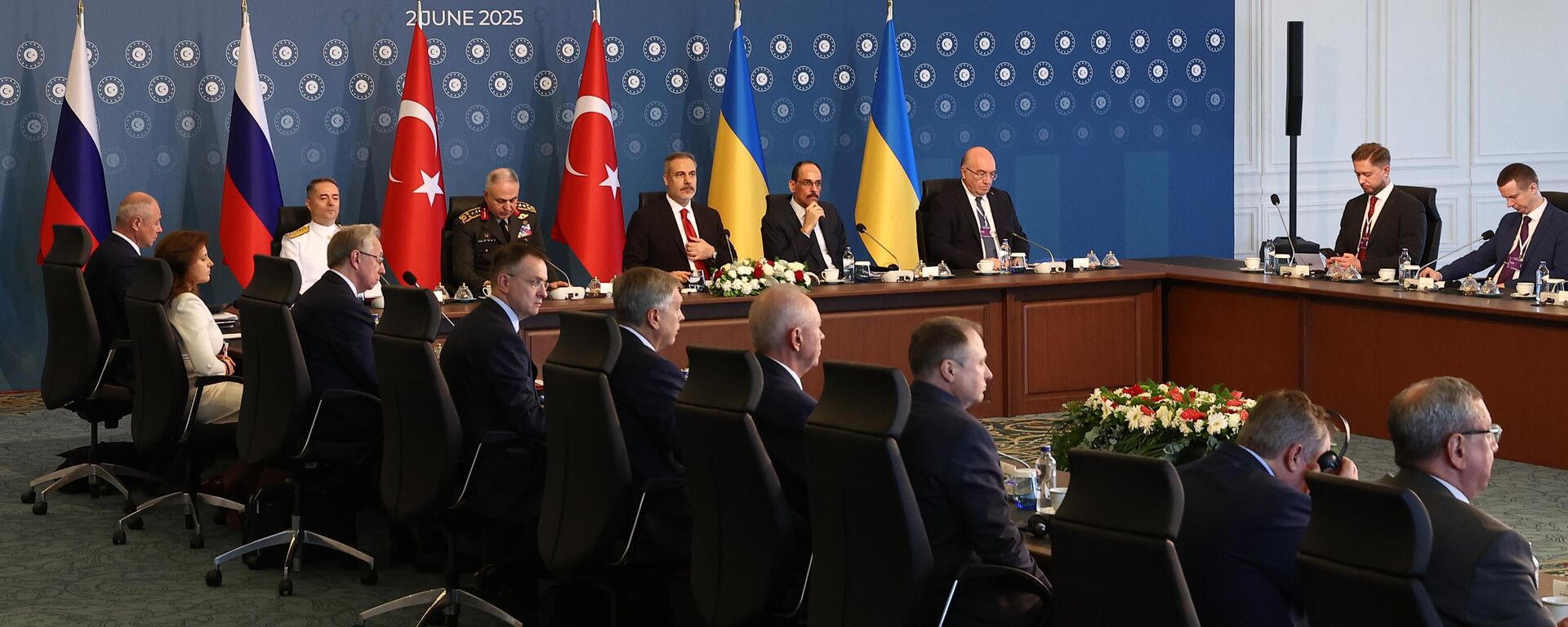 La segunda ronda de negociaciones entre Rusia y Ucrania en Estambul, el 2 de junio de 2025 - Sputnik Mundo, 1920, 28.06.2025